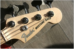 FENDER " Limited American Performer Mustang Bass Sienna Sunburst" GIGBAG
