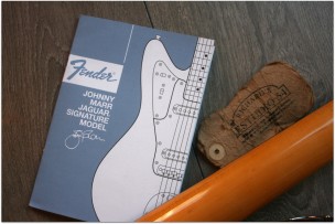 FENDER "LIMITED Johnny Marr Jaguar Fever Dream Yellow"