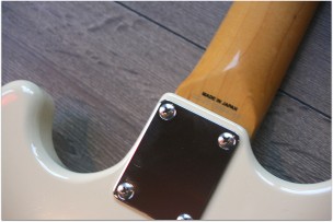 FENDER " Mustang Bass (2002-2014) Olympic White" (JD13004707) HARDCASE