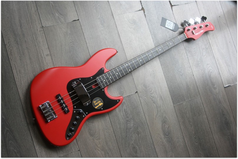 SIRE "Marcus Miller V3-4 (2ND GEN) Red Satin"