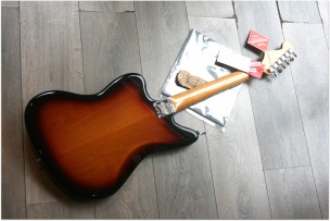 FENDER "Kurt Cobain Jaguar" BOOK and HARDCASE, 4, 19 KG