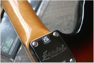 FENDER "Kurt Cobain Jaguar" BOOK and HARDCASE, 4, 19 KG