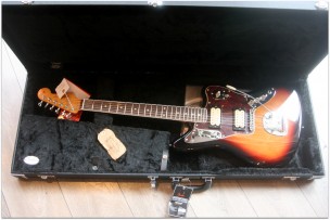 FENDER "Kurt Cobain Jaguar" BOOK and HARDCASE, 4, 19 KG