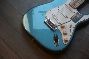 FENDER "Player Stratocaster , Maple, Tidepool"