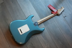 FENDER "Player Stratocaster , Maple, Tidepool"