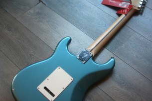 FENDER "Player Stratocaster , Maple, Tidepool"