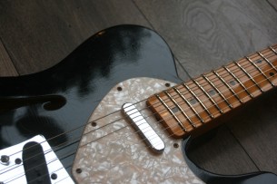 FENDER "Custom Shop '68 Tele Thinline Journeyman Relic, Aged Black"