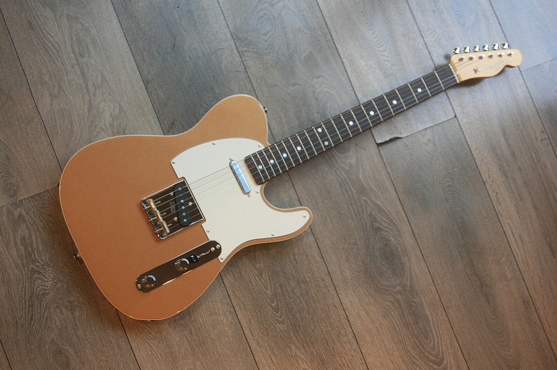 FENDER "JV Modified '60s Custom Telecaster, Rosewood Fingerboard ,Firemist Gold" 3, 65 KG
