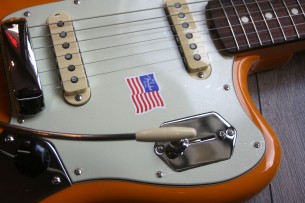 FENDER "LIMITED Johnny Marr Jaguar Fever Dream Yellow"