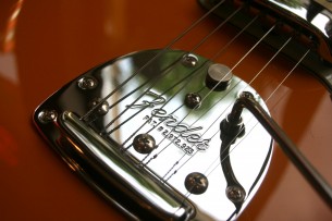 FENDER "LIMITED Johnny Marr Jaguar Fever Dream Yellow"