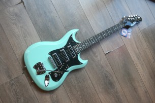HAGSTROM "HII-ABE Retroscape, Aged Sky Blue"