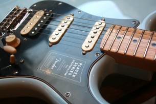 FENDER "Player Stratocaster HSS LIMITED Sonic Blue" 3, 75 KG