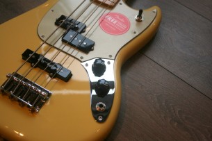 FENDER "Limited Mustang Bass PJ, Maple, Buttercream"