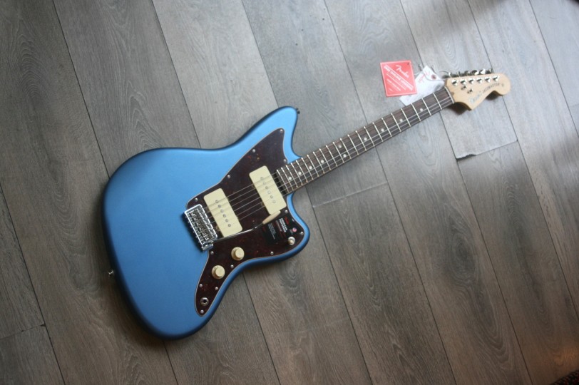 FENDER "American Performer Jazzmaster,Satin Lake Placid Blue, Rosewood" GIG BAG, 3, 67 KG