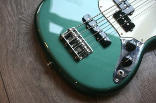FENDER "Player Mustang Bass PJ Sherwood Green" 3, 50 KG