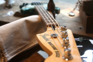 FENDER "Player Mustang Bass PJ Sherwood Green" 3, 50 KG