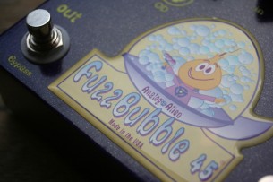 ANALOG ALIEN "Fuzz Bubbles 45"
