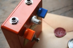 ANALOG ALIEN "Bucket Seat"