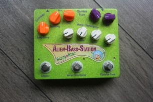 ANALOG ALIEN "Alien Bass Station"