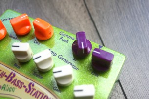 ANALOG ALIEN "Alien Bass Station"