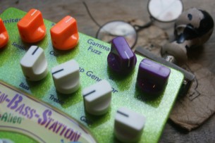 ANALOG ALIEN "Alien Bass Station"