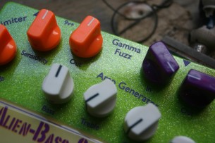 ANALOG ALIEN "Alien Bass Station"