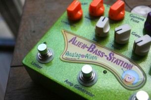 ANALOG ALIEN "Alien Bass Station"