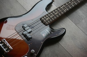 FENDER "American Professional II Precision Bass,3-Color Sunburst, Rosewood" 4, 03 KG