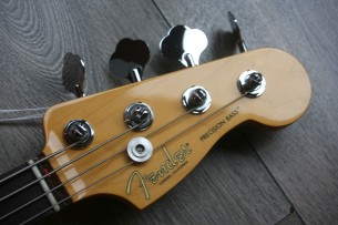 FENDER "American Professional II Precision Bass,3-Color Sunburst, Rosewood" 4, 03 KG