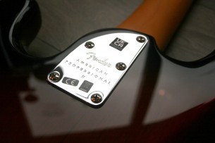 FENDER "American Professional II Precision Bass,3-Color Sunburst, Rosewood" 4, 03 KG