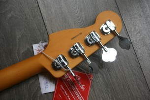 FENDER "American Professional II Precision Bass,3-Color Sunburst, Rosewood" 4, 03 KG