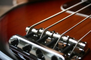 FENDER "American Professional II Precision Bass,3-Color Sunburst, Rosewood" 4, 03 KG