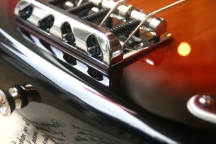 FENDER "American Professional II Precision Bass,3-Color Sunburst, Rosewood" 4, 03 KG