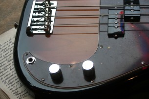 FENDER "American Professional II Precision Bass,3-Color Sunburst, Rosewood" 4, 03 KG