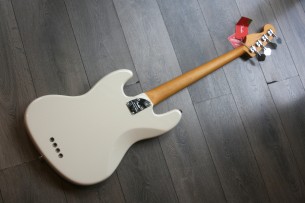 FENDER "American Professional II Jazz Bass,Olympic White, Rosewwod" 4, 23 KG