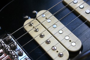FENDER "American Performer Stratocaster HSS, Black,Maple"GIGBAG, 3, 66 KG
