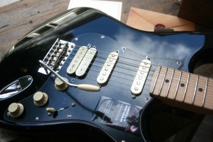 FENDER "American Performer Stratocaster HSS, Black,Maple"GIGBAG, 3, 66 KG