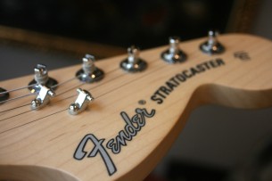 FENDER "American Performer Stratocaster HSS, Black,Maple"GIGBAG, 3, 66 KG