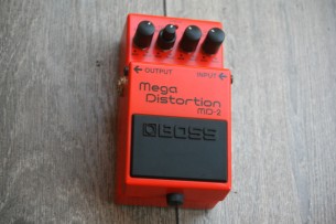 BOSS "MD-2 Mega Distorsion"