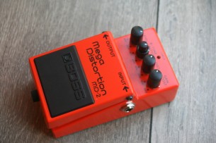 BOSS "MD-2 Mega Distorsion"
