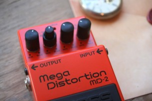BOSS "MD-2 Mega Distorsion"