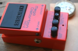 BOSS "MD-2 Mega Distorsion"