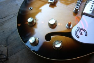 EPIPHONE "Elitist '65 Casino Vintage Sunburst 2001" HARDCASE, 2, 95 KG