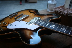 EPIPHONE "Elitist '65 Casino Vintage Sunburst 2001" HARDCASE, 2, 95 KG