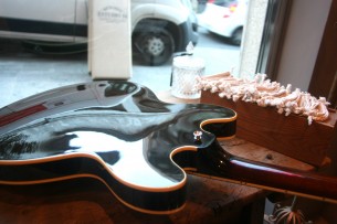 EPIPHONE "Elitist '65 Casino Vintage Sunburst 2001" HARDCASE, 2, 95 KG