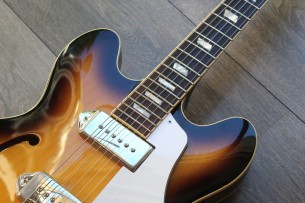 EPIPHONE "Elitist '65 Casino Vintage Sunburst 2001" HARDCASE, 2, 95 KG