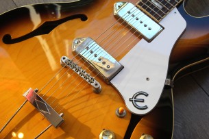 EPIPHONE "Elitist '65 Casino Vintage Sunburst 2001" HARDCASE, 2, 95 KG