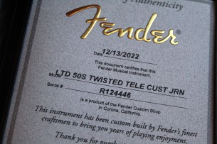 FENDER "Custom Shop Limited Edition '50s Twisted Telecaster Custom Journeyman Relic , Aged Tahitian Coral" 3, 57 KG