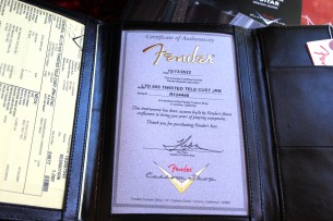 FENDER "Custom Shop Limited Edition '50s Twisted Telecaster Custom Journeyman Relic , Aged Tahitian Coral" 3, 57 KG