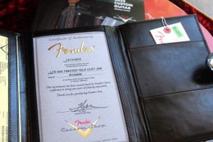 FENDER "Custom Shop Limited Edition '50s Twisted Telecaster Custom Journeyman Relic , Aged Tahitian Coral" 3, 57 KG